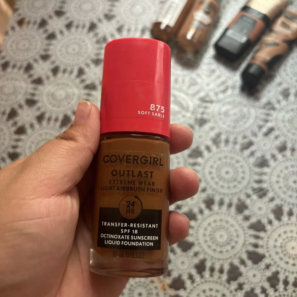COVERGIRL Red and Brown Foundation Makeup